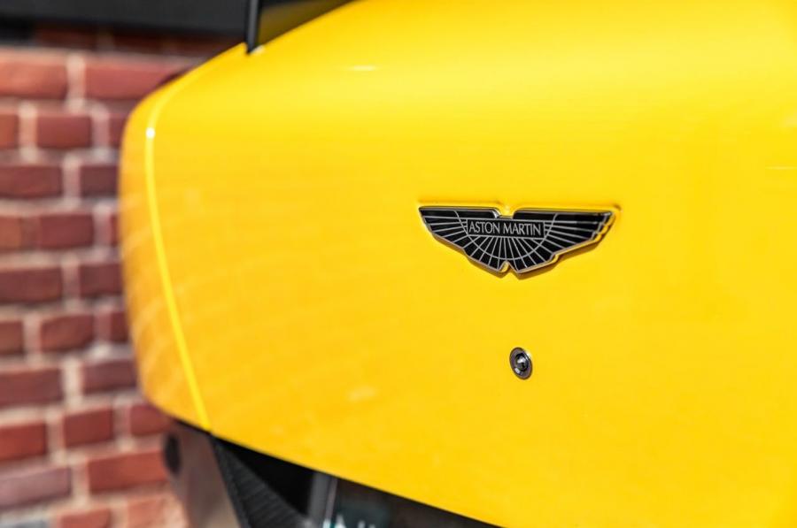 Логотип Aston Martin V12 Zagato (009) 2013 года  (фото 37 из 58)